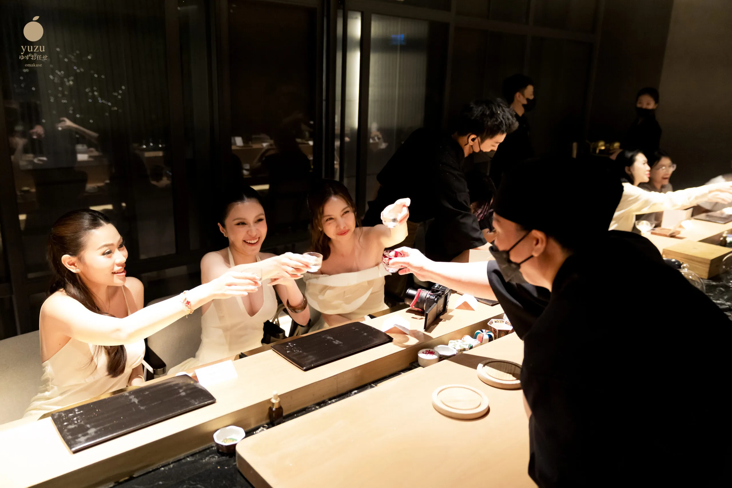 Nhà Hàng Gặp Gỡ Bạn Bè Với Những Khoảnh Khắc Đặc Biệt